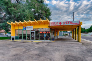 1390 W Littleton BLVD RichΓÇÖs Charco-Burgers- Photo by Atom Stevens -1