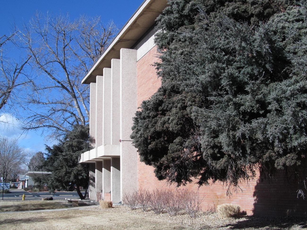 1699 Littleton Blvd MSTT west sidewalk view Crony_ss