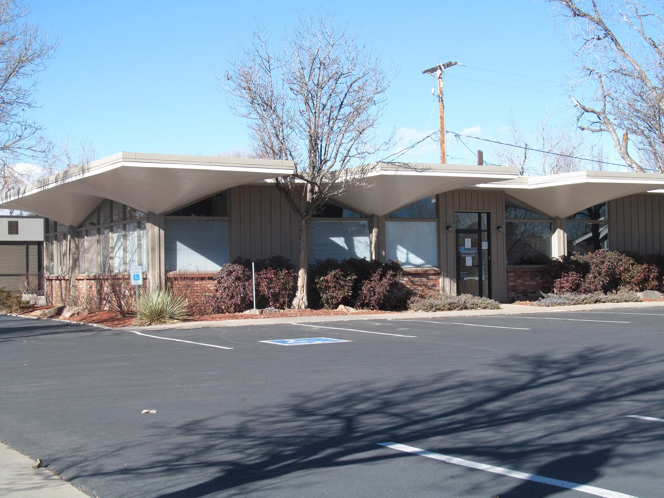 1709 Littleton Blvd Mr Steak side view Crony_ss