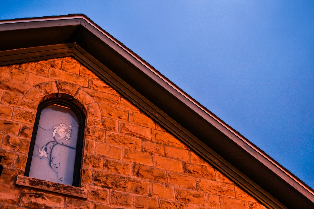 2505 W Alamo Sanford House Arch Window FB Mike Yost_s