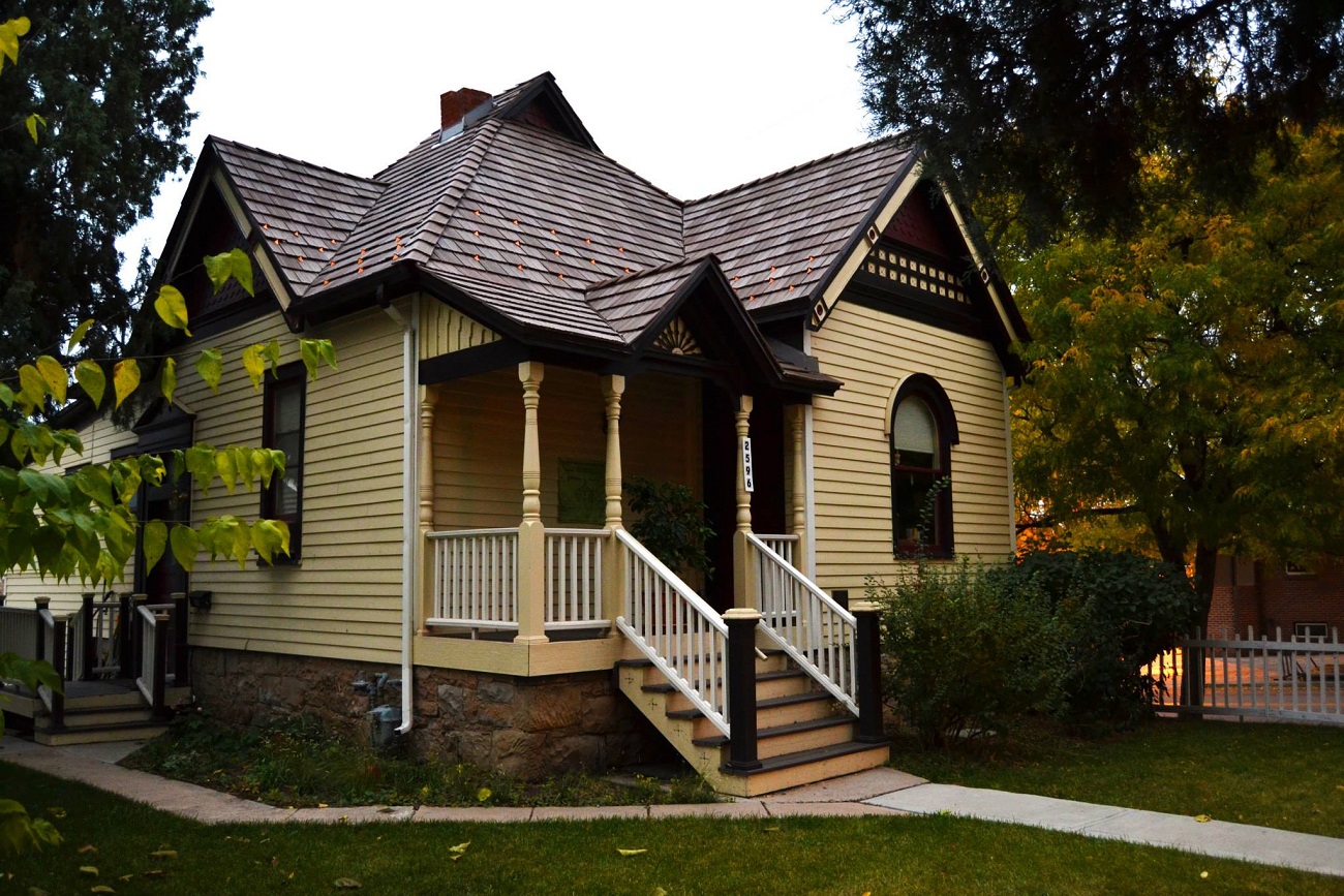 2596 W Alamo Leach house fb Mike Yost_s