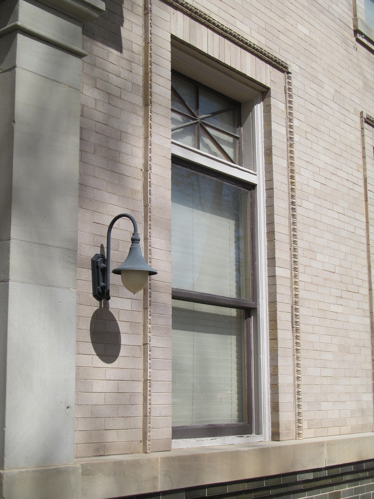 Arapahoe CourtHouse Window Lamp Detail Crony_ss