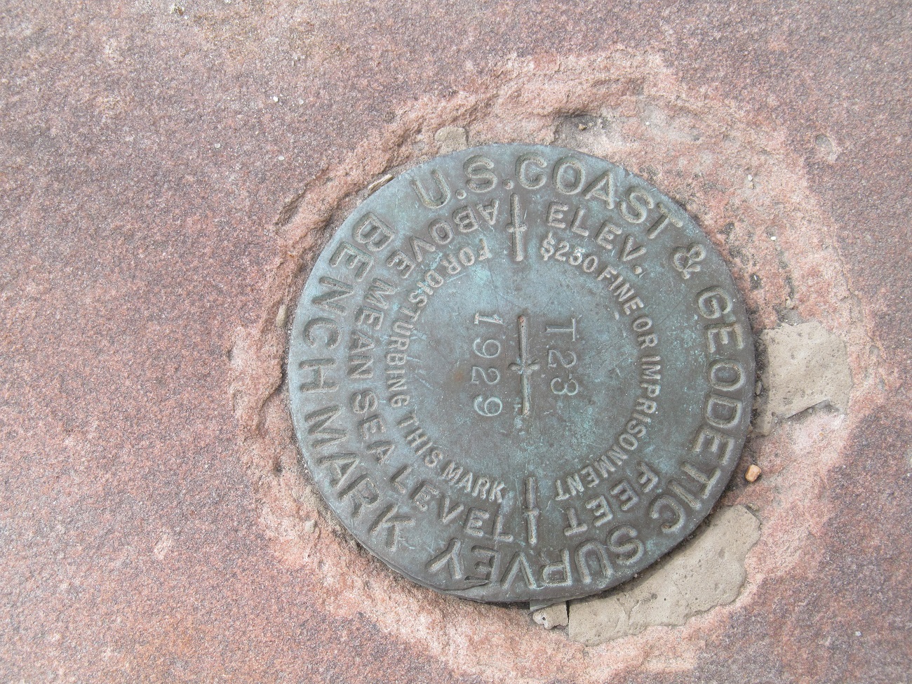 Arapahoe Courthouse USGS survey Marker 1929 Crony_ss
